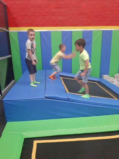 Przedszkolaki z Jedyneczki w Parku Trampolin